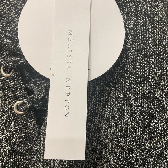 Interesting knitted top. - Picture 4 of 5